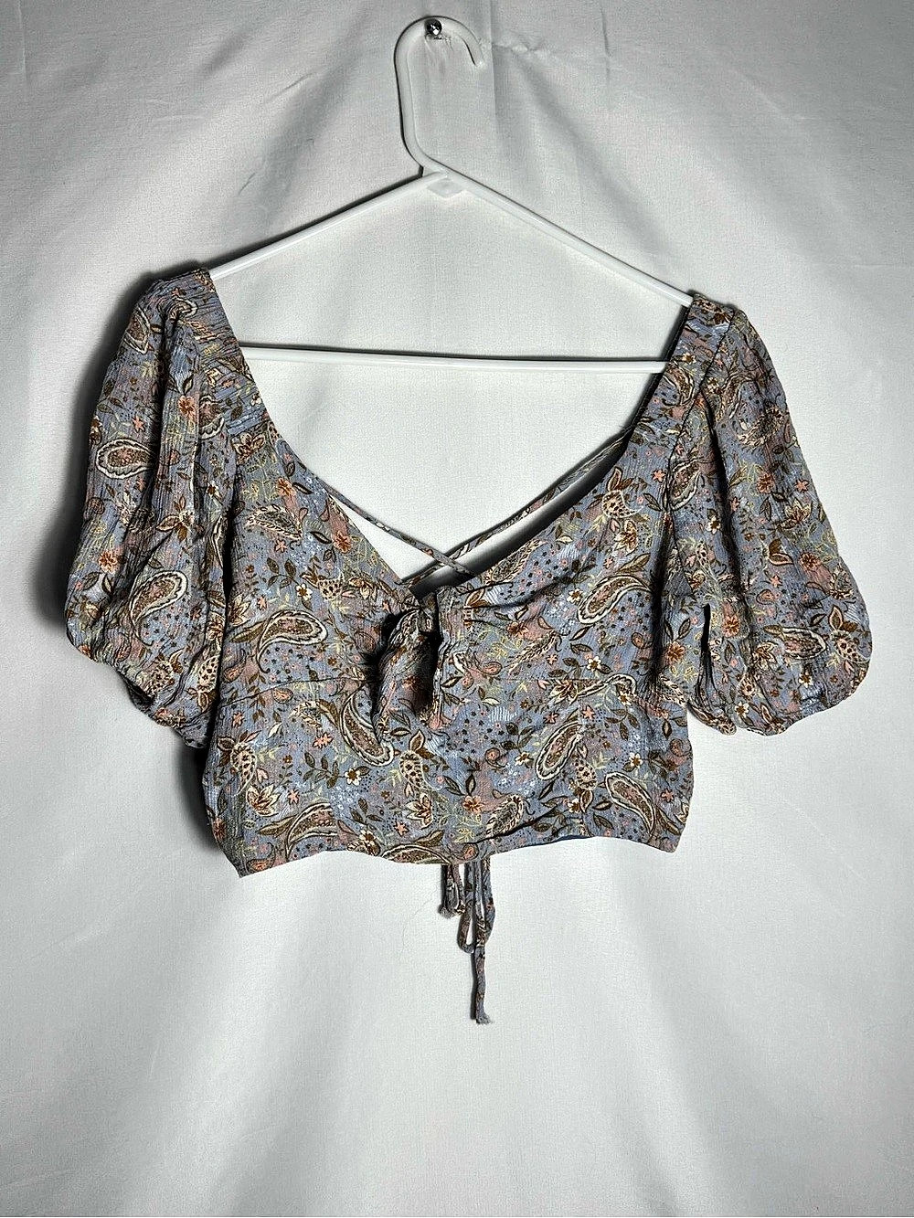 Altar’d State Boho Paisley Floral Tie-Front Ruched Puff Sleeve Cropped Top Large